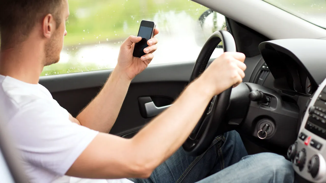 Românii îşi cumpără maşini la foc automat. În primul trimestru, înmatriculările de autoturisme au crescut cu 39% faţă de T1 2021
