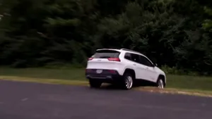 Hackeri au preluat de la distanţă controlul asupra unui vehicul de teren în SUA, în cadrul unui test - VIDEO