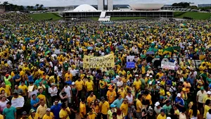 PROTESTE în Brazilia: Peste un milion de oameni au demonstrat împotriva preşedintei Dilma Rousseff - FOTO