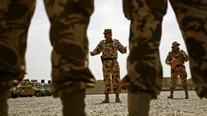 România şi Irakul au semnat acordul privind menţinerea trupelor româneşti