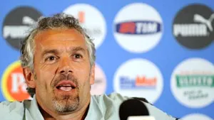 Donadoni şi-a prelungit oficial contractul la naţionala Italiei