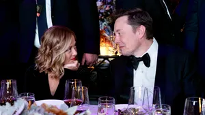 Elon Musk neagă orice relaţie romantică cu premierul italian Giorgia Meloni