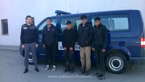 Migranţi din Pakistan, care încercau să intre ilegal în ţară, opriţi la frontiera cu Serbia