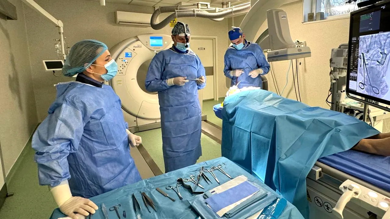 Corp străin din metal extras din mandibula unui pacient în 3 minute, la Spitalul din Bihor