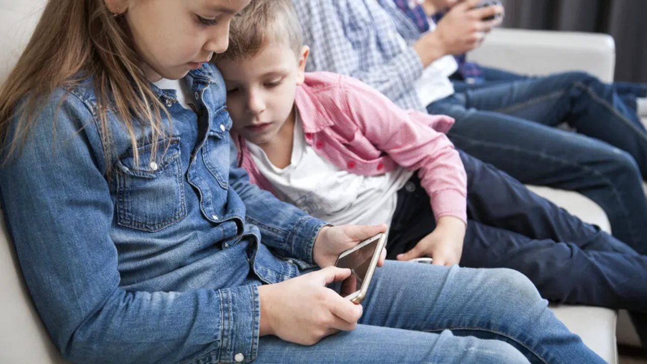 Interdicția rețelelor sociale pentru copii - o iluzie? Estonia spune da