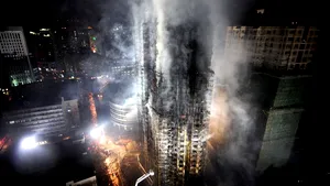 Opt persoane reţinute în urma incendiului de la Shanghai, soldat cu 53 de morţi