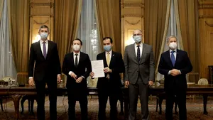 Ion Cristoiu: Actul adiţional are valoarea unei bucăţi de hârtie igienică parfumată cu care USR PLUS şi-a şters sângele după bocancul dat în gură de PNL