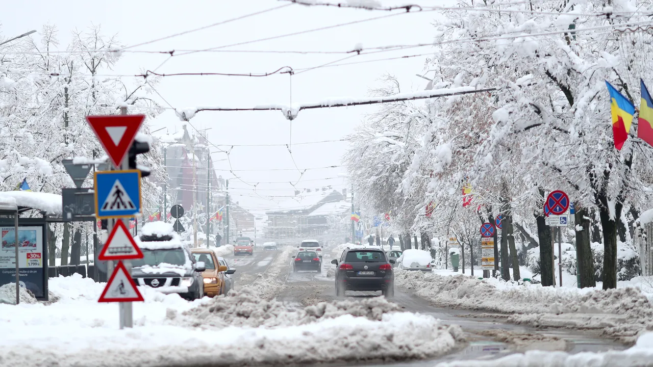 Alertă meteo: Cod GALBEN de viscol şi ninsori în 26 de judeţe