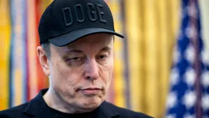 Elon Musk cere ca Uniunea Europeană să fie „desființată”, iar Dmitri Medvedev îl susține. Cum a reacționat ministrul polonez de Externe