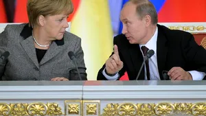Angela Merkel cere Rusiei să exercite influenţă asupra insurgenţilor din estul Ucrainei