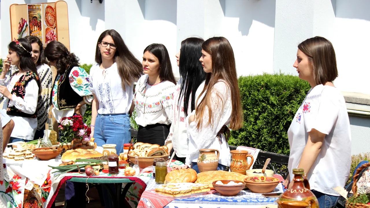GALERIE FOTO Mâncare tradiţională ca în vremea bunicii, de degustat la Casa Universitarilor din Craiova