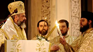 Patriarhia nu a fost în competiţie cu nimeni privind aducerea Luminii Sfinte