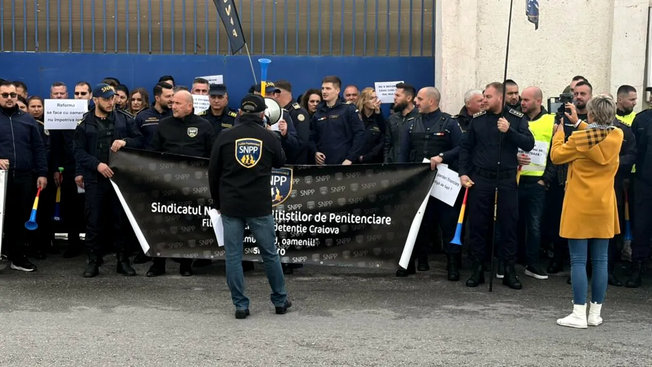 Protest la Centrul de Detenție Craiova. 250 de polițiști cer oprirea „haosului” din sistem
