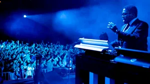 Clăparul trupei lui Jack White, descoperit mort la 38 de ani. Cântăreţul şi-a anulat concertele din Mexic