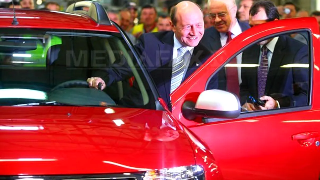 Băsescu dă dezlegare uzinelor Dacia să fabrice Duster de culoare roşie