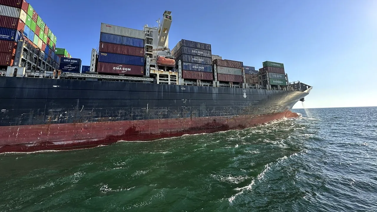 Trei nave încărcate cu marfă au părăsit porturile ucrainene din Marea Neagră