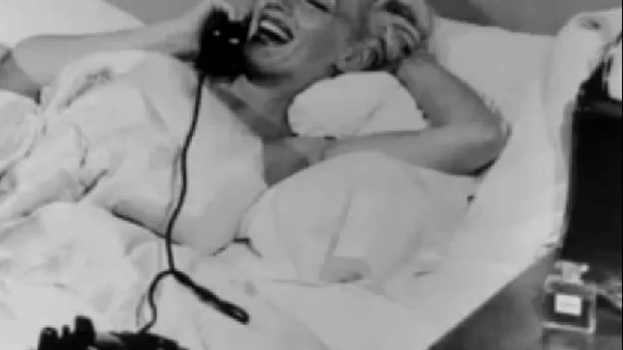 VIDEO ISTORIC: Marilyn Monroe îşi declară dragostea pentru Chanel No. 5 într-o reclamă tribut