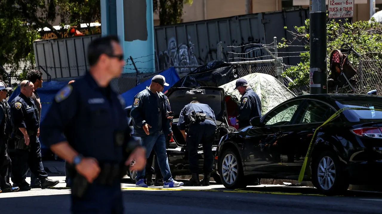 Cel puţin un mort şi patru răniţi, după ce un vehicul a intrat într-un grup de persoane la San Francisco