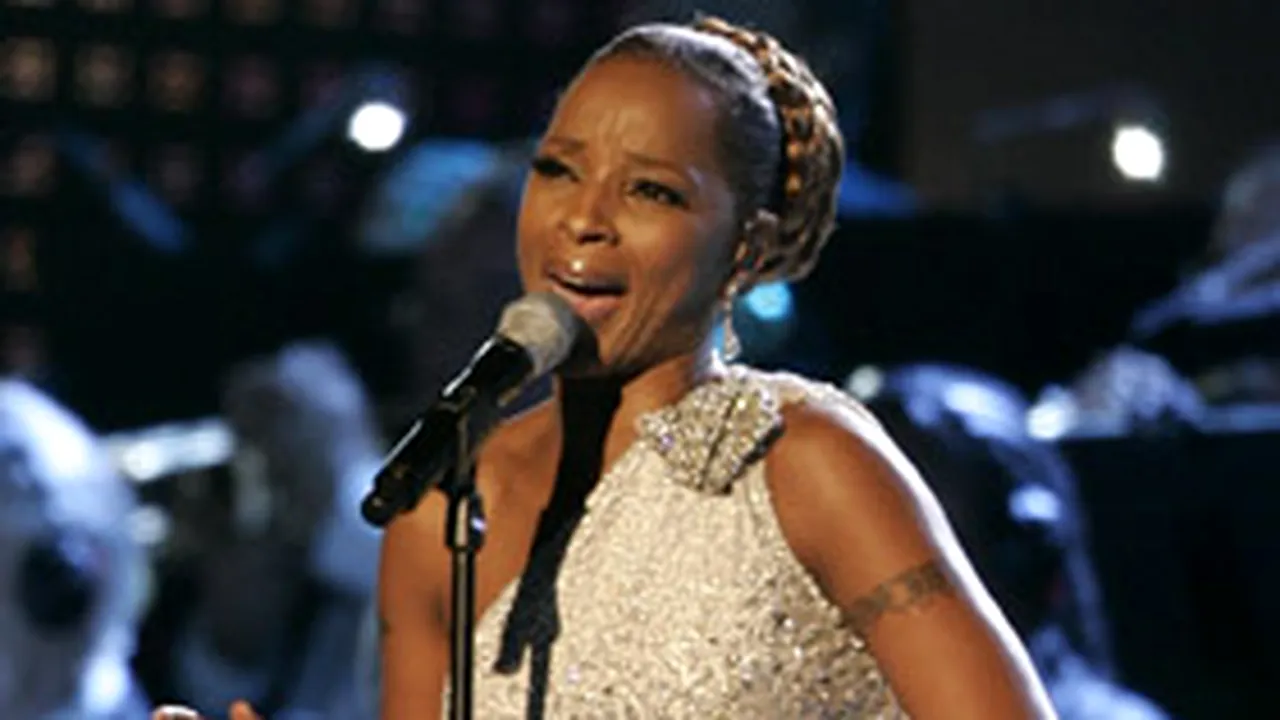 Mary J. Blige, în rol de cântăreaţă, într-o comedie