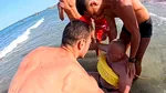 Bărbat salvat de la înec în ultimul moment. Fiica lui de 12 ani era salvată de o altă echipă