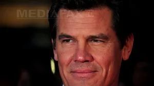 Josh Brolin va juca alături de George Clooney într-un film regizat de fraţii Coen
