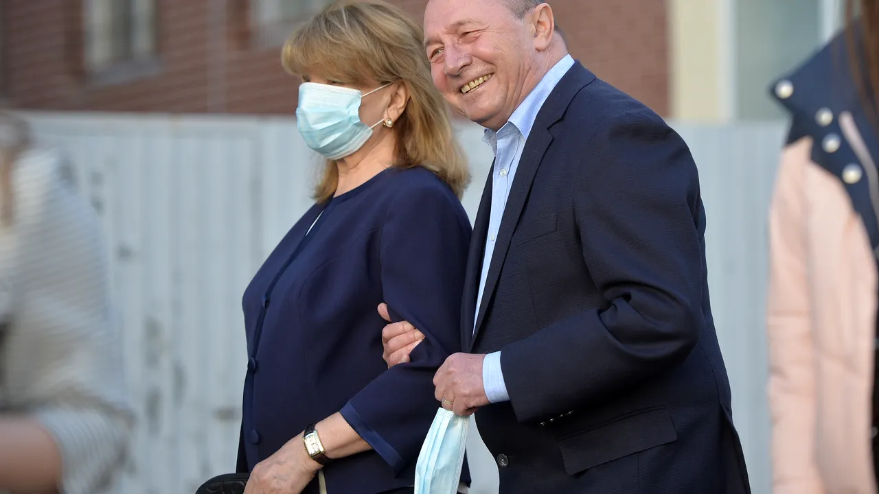 Băsescu a comentat informaţiile privind o eventuală fuziune a PMP cu PNL