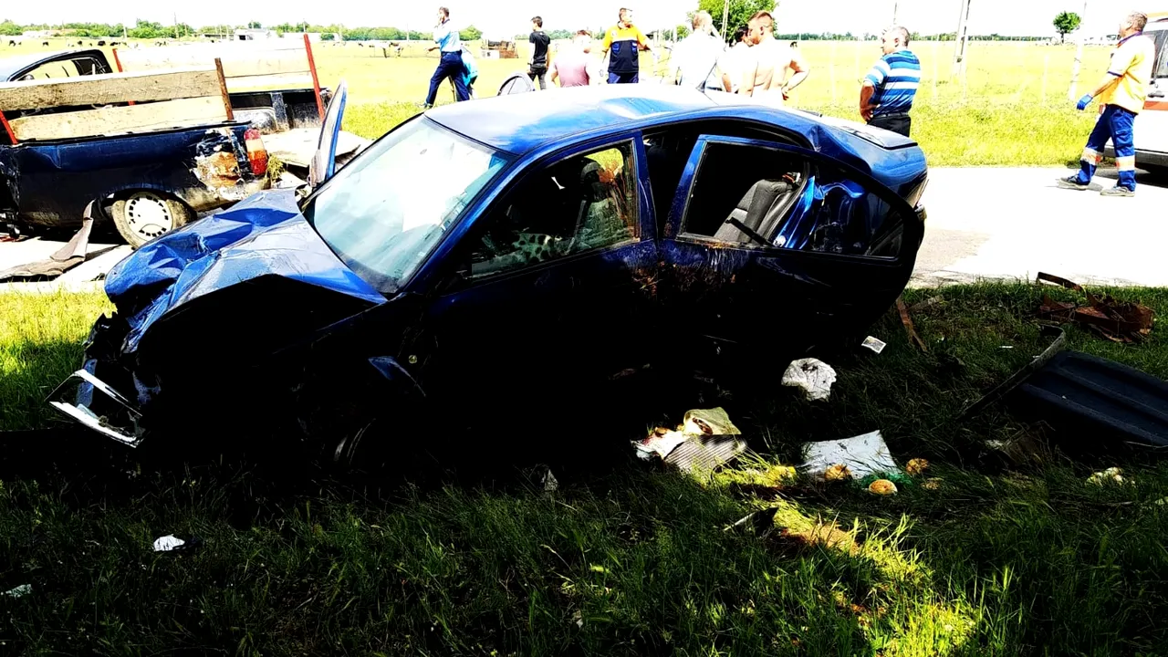 Accident în Olt, soldat cu 5 răniţi, provocat de un şofer care nu s-a asigurat la un viraj 