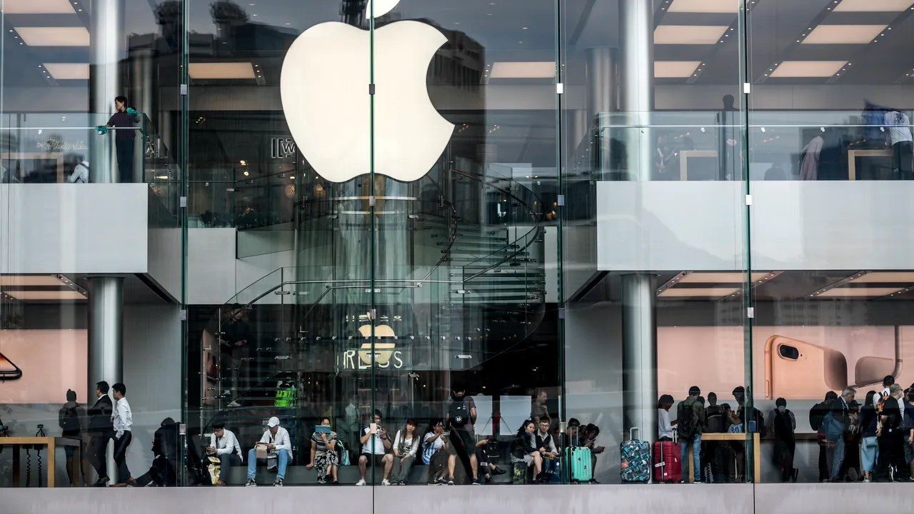 Compania Apple anunţă o creştere a veniturilor trimestriale, în pofida vânzărilor slabe de telefoane iPhone