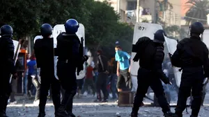 Starea de urgenţă instaurată în urmă cu 19 ani în Algeria a fost ridicatã