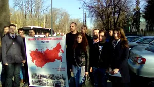 FOTO Organizaţia de Tineret a PMP a vrut să-i 