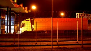 Unul dintre primele camioane ce au trecut noua graninţă dintre UE şi Marea Britanie a fost condus de un român 