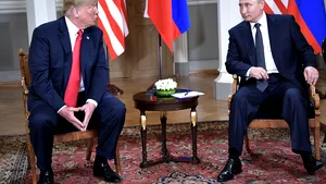 Putin îl felicită pe Trump şi afirmă că Rusia este pregătită pentru dialog cu SUA
