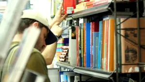 Poeţi români, traduşi în limba coreeană