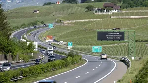 20.000 de tineri au primit permisul fără să mai susţină proba practică a examenului auto