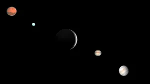 Spectacol pe cer. Jupiter şi Venus s-au aliniat cu Luna, aflată în fază de semilună. Planeta roşie, vizibilă cu ochiul liber 