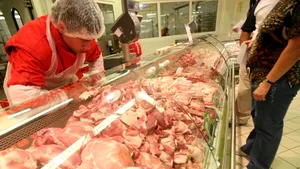 Românii consumă mai multă carne decât ucrainenii şi ruşii