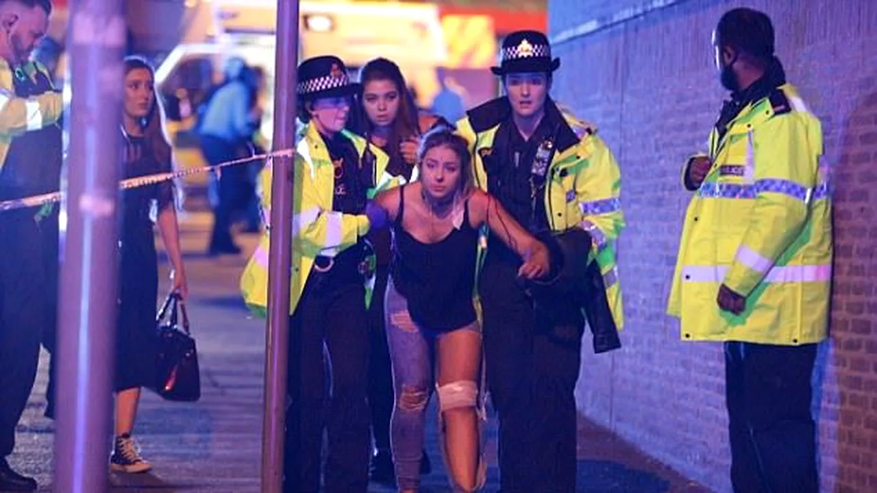 FOTO Mii de persoane continuă să-şi caute cunoscuţii dispăruţi după atentatul de la Manchester cu ajutorul reţelelor de socializare/ Facebook a activat opţiunea  