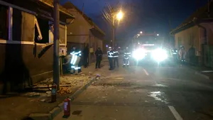 Explozie într-o casă din Sibiu. Două persoane au fost rănite şi au ajuns la spital