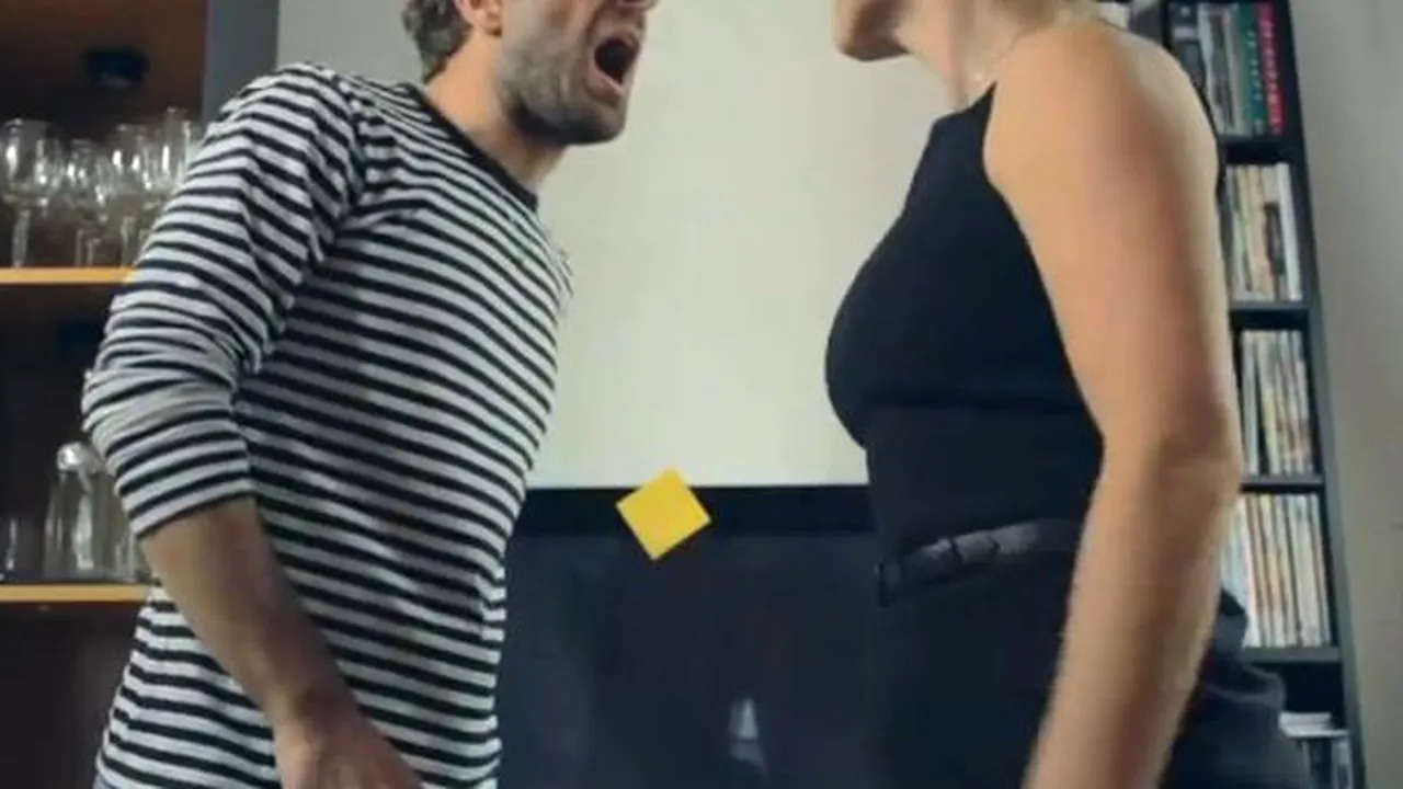 VIDEO VIRAL: Disensiunile dintre Atena şi Berlin, transpuse într-un film satiric