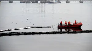 Poluare cu ţiţei în Marea Galbenă, în urma exploziei unei conducte