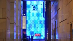 Louis Vuitton pierde în justiţie dreptul de marcă asupra a două modele cu pătrăţele