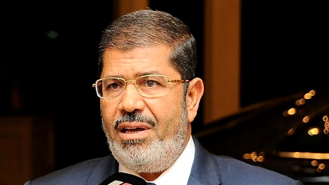 Mohamed Morsi a anunţat organizarea unui referendum pe tema Constituţiei la 15 decembrie în Egipt
