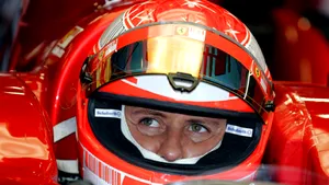 Doi dragoni, şapte stele şi vizieră din titan, aşa va arăta casca lui Schumacher