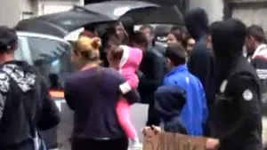Doi politicieni au provocat protestatari romi în Italia, îndemnându-i să revină în România - VIDEO