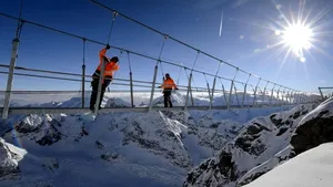 Record european: Cum arată podul suspendat la cea mai mare altitudine din Europa - FOTO, VIDEO