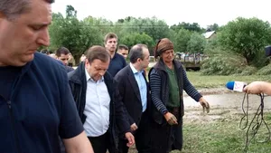 Boc: Pagubele produse de inundaţii sunt de ordinul sutelor de milioane de euro