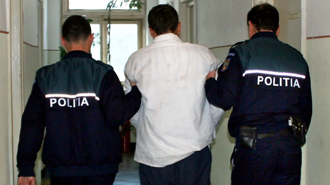Adolescentă din Gorj, violată într-o maşină, apoi ameninţată şi şantajată