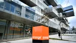 Explozie la sediul Orange din Paris. Mai mulți angajați răniți grav, 80.000 de utilizatori afectați