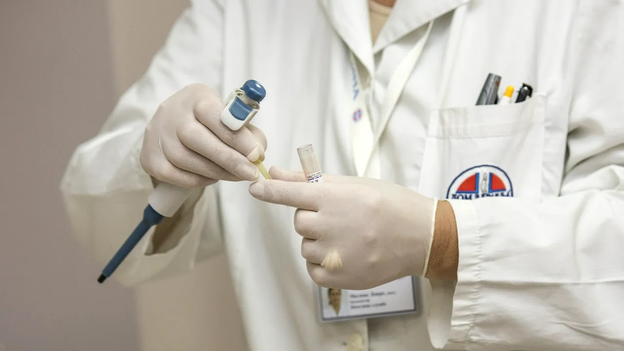Zeci de noi cazuri de rujeolă au fost raportate în ultima săptămână, în opt judeţe