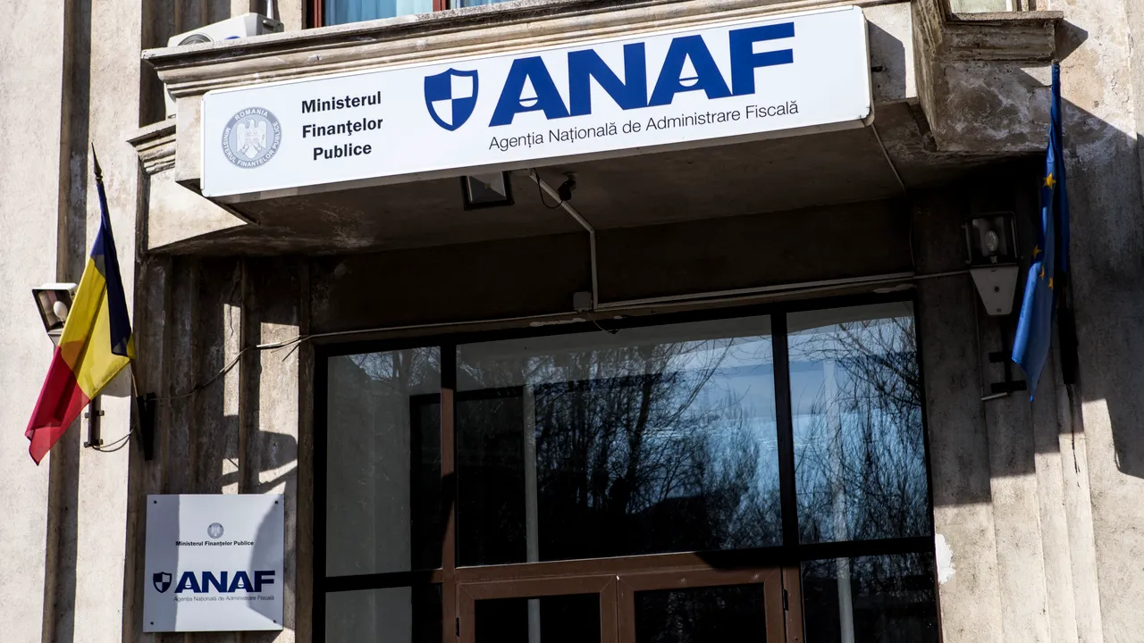 ANAF organizează licitaţii pentru vânzarea de bunuri imobile şi a unor obiecte din metale preţioase